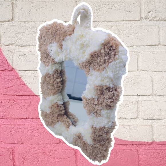 Furry Tufted Framed Mirror - NWT - Wall or Desktop Dorm Room Decor - White Tan - Picture 4 of 11